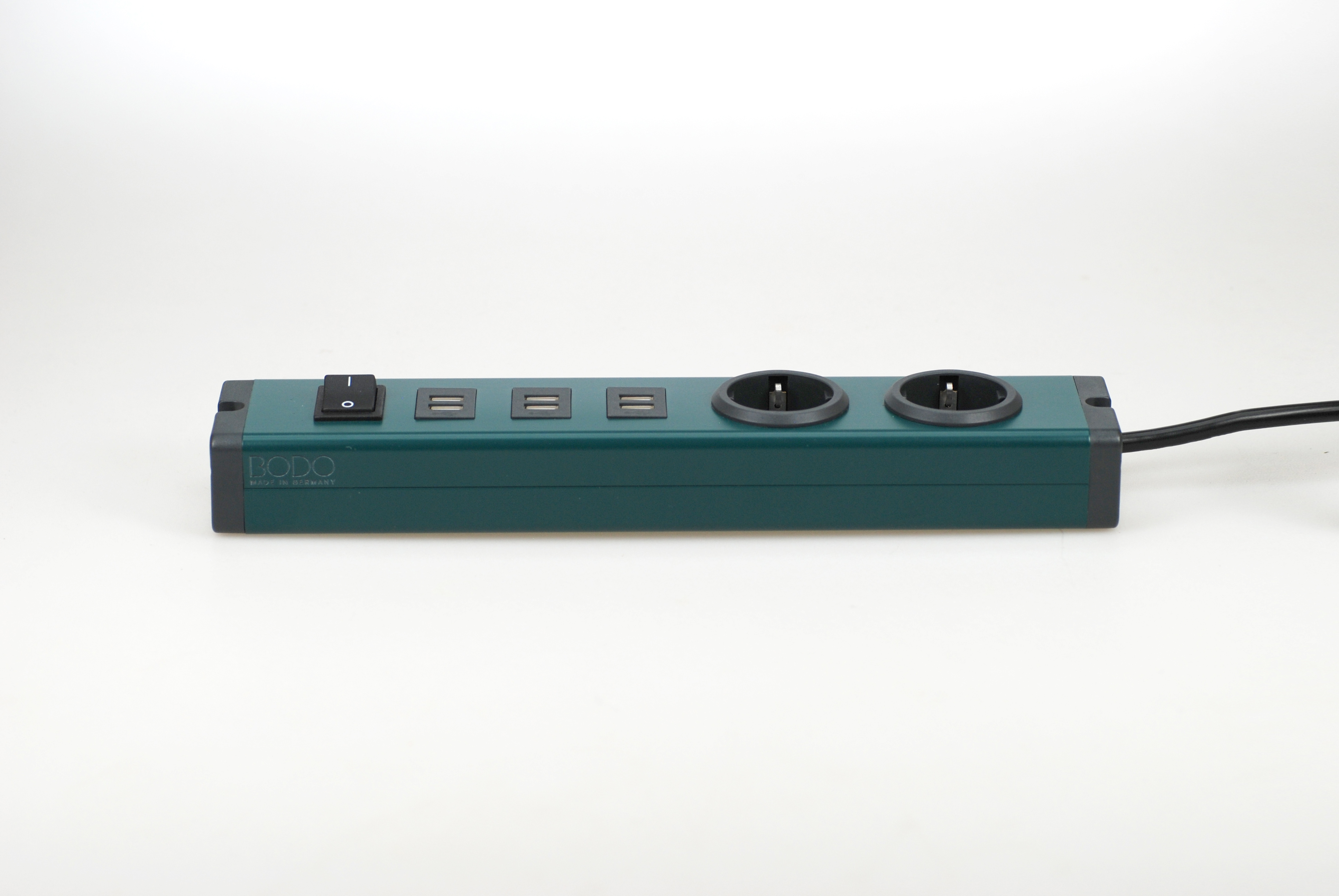BODO Design Steckdosenleiste botanic green 2-fach + 3x USB-A Doppelport