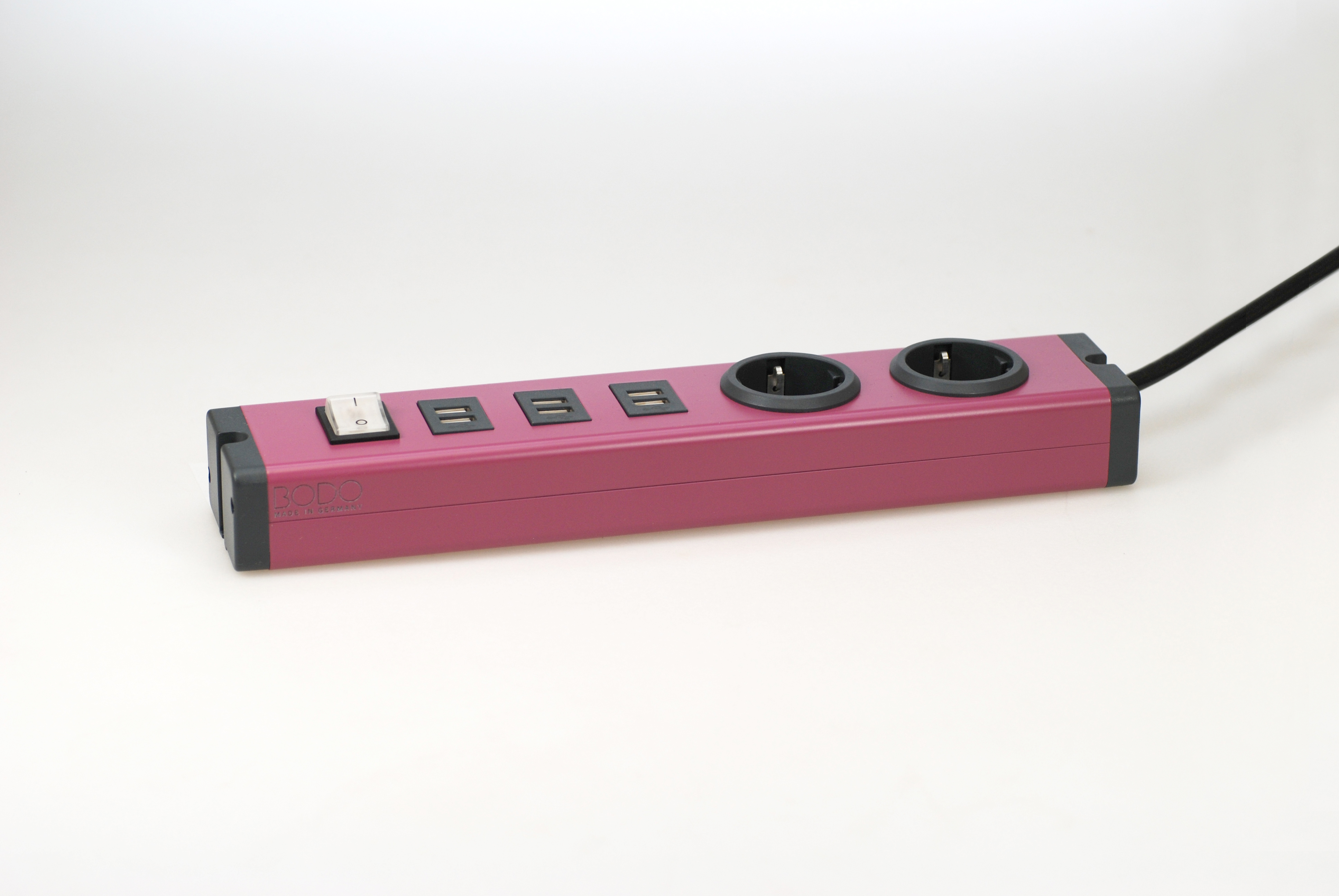 BODO Design Steckdosenleiste red berry 2-fach + 3x USB-A Doppelport