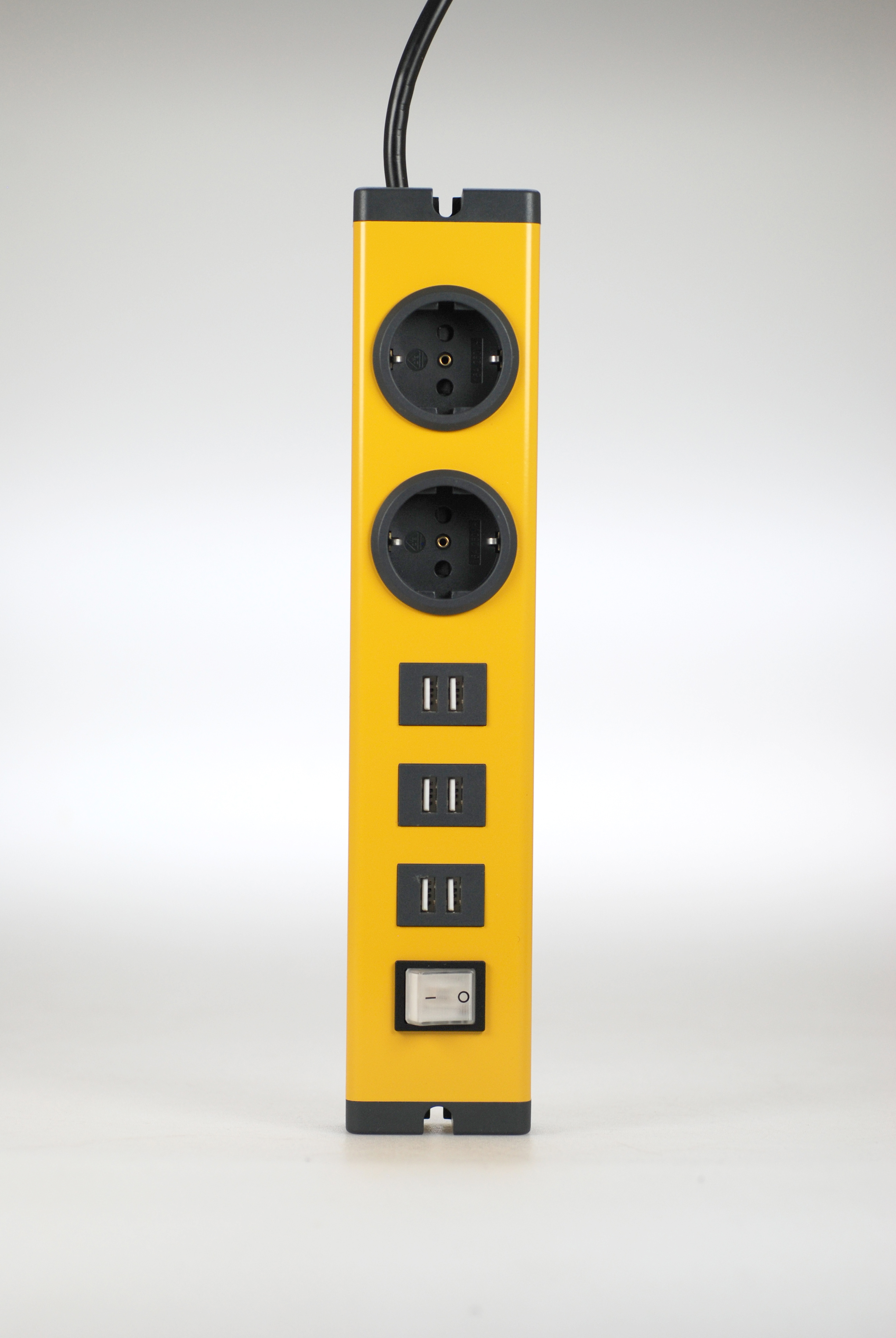 BODO Design Steckdosenleiste yellow curry 2-fach + 3x USB-A Doppelport